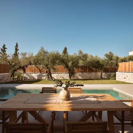 Conte Maris Iv Villa